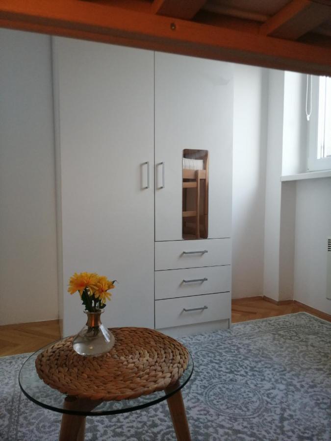 Small Modern Apartment With Parking Place Saraievo Exterior foto