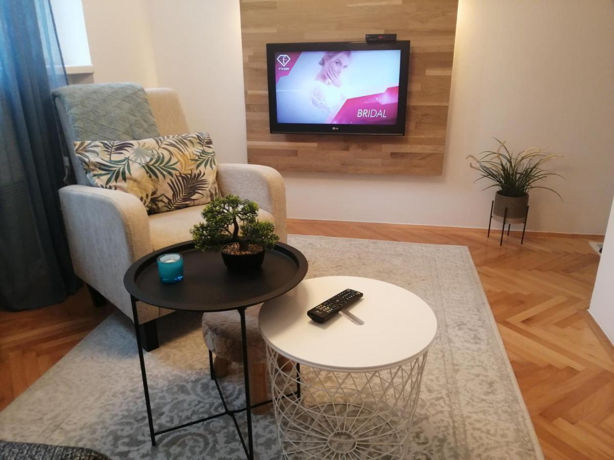 Small Modern Apartment With Parking Place Saraievo Exterior foto